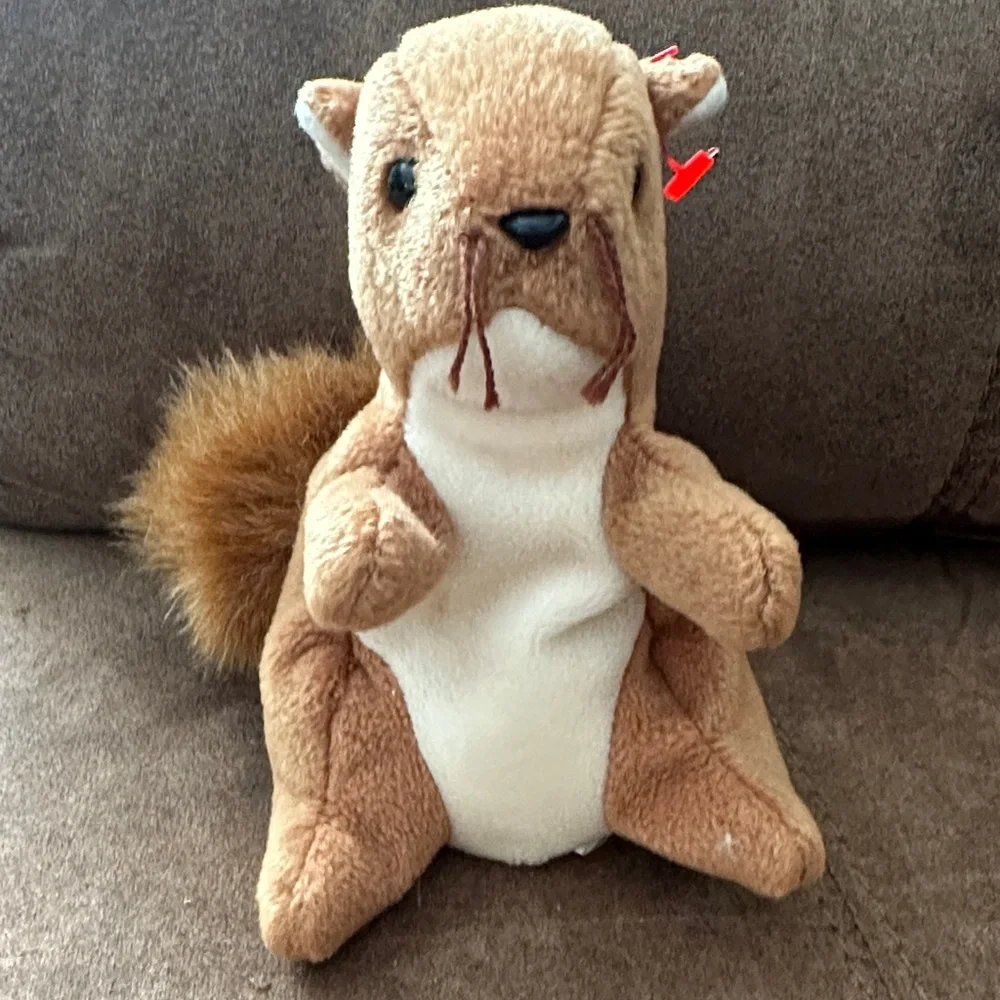 Ty Beanie baby Nuts Charming Brown and White Squirrel Toy for Small Pets